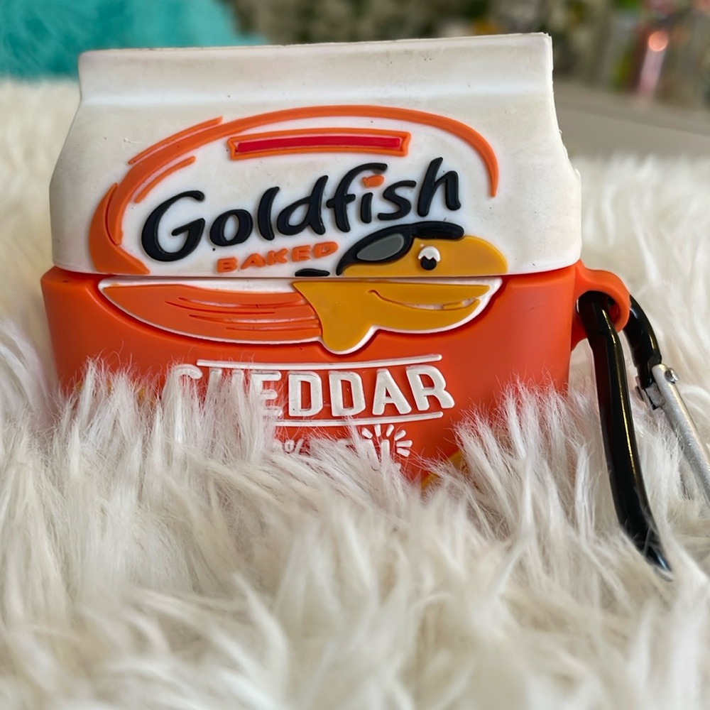 AirPod Pros goldfish case